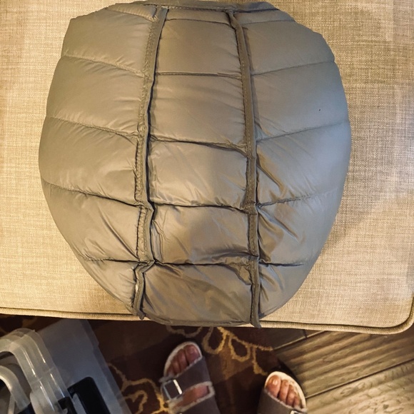 NWT Quince Lightweight Down Packable Long Puffer Jacket Dark Grey sz M - Picture 10 of 10